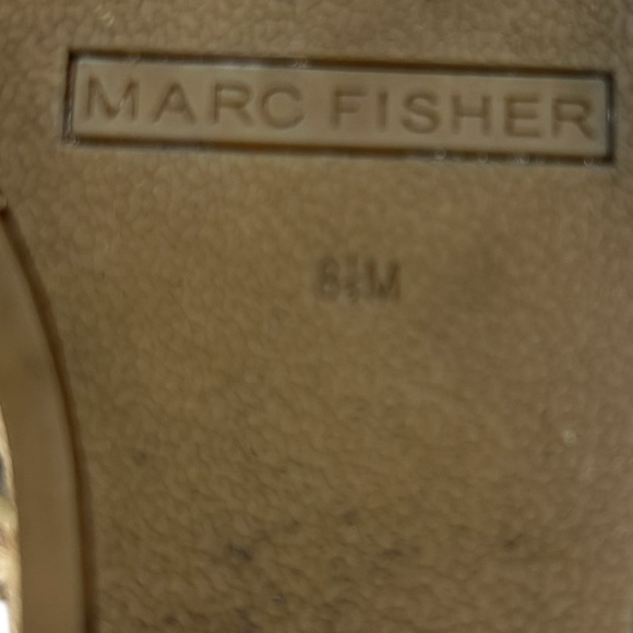 Marc Fisher Cazzie 2 Gold Faux Leather Criss Cross Strappy Wedge Sandals SZ 8.5 - Picture 12 of 15